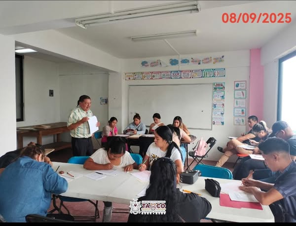 Adultos mayores de la zona rural de Taxco participan en jornada de alfabetización