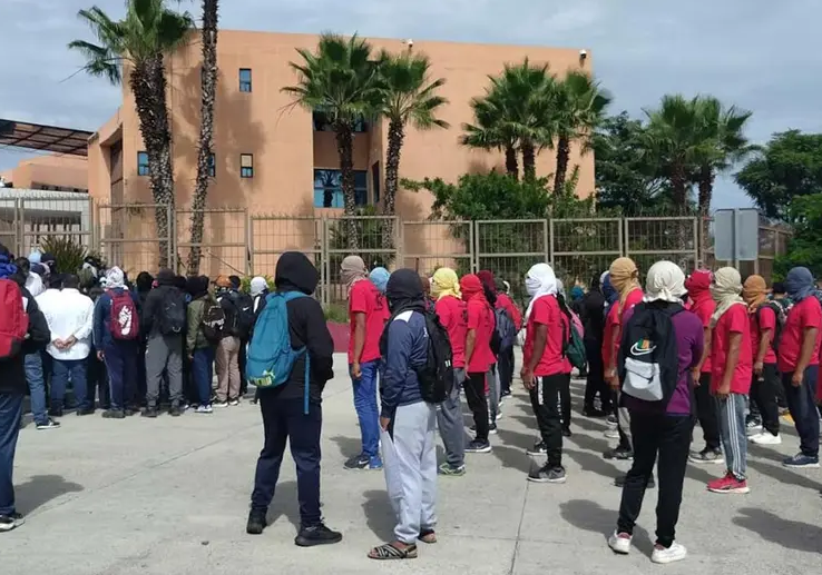 egresados ayotzinapa